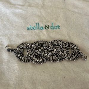 Stella & Dot Petra Bracelet. Clasp closure.